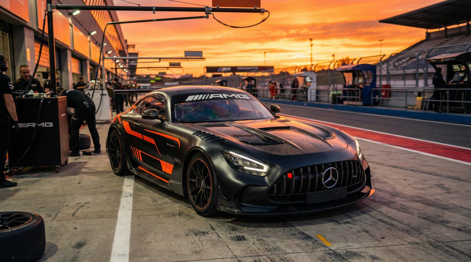 抖阴AMG赛道视频